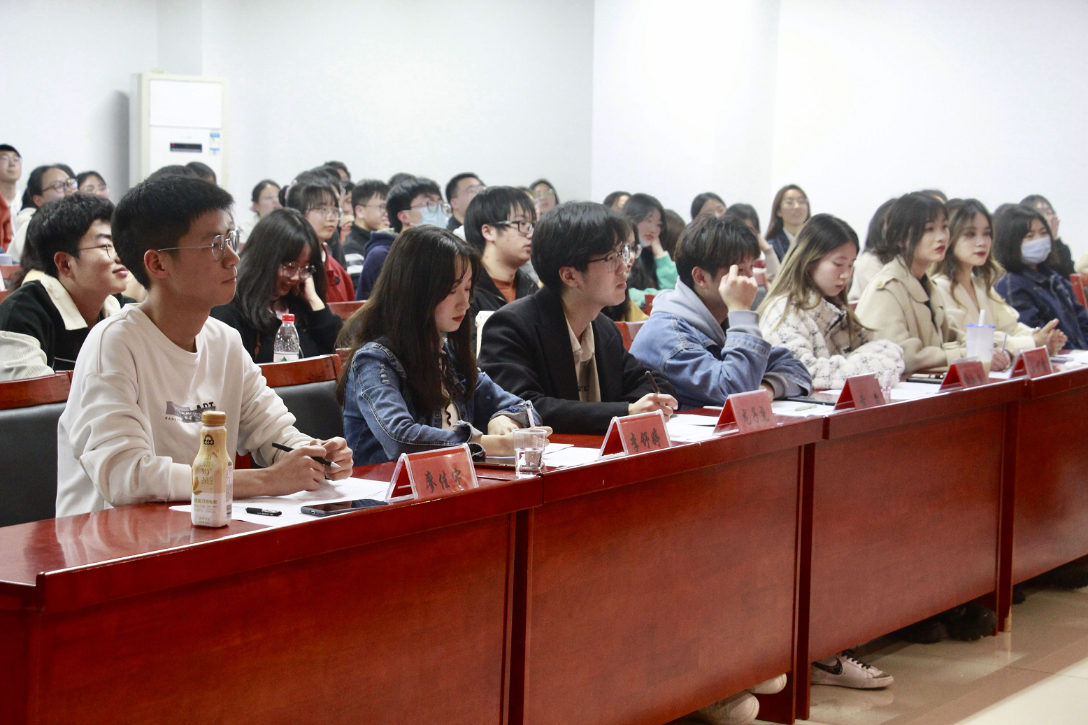 1b9fee09f90346a9ba30ead6d39f838e.png 1b9fee09f90346a9ba30ead6d39f838e.png